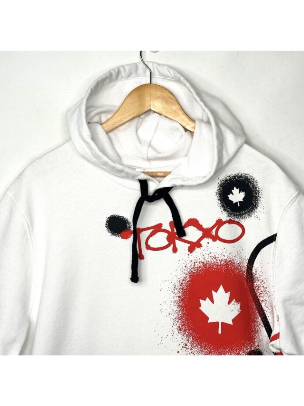 Hudson's Bay Team Canada Tokyo Olympic Hoodie Mens M Short Sleeve Graffiti White - Picture 3 of 15